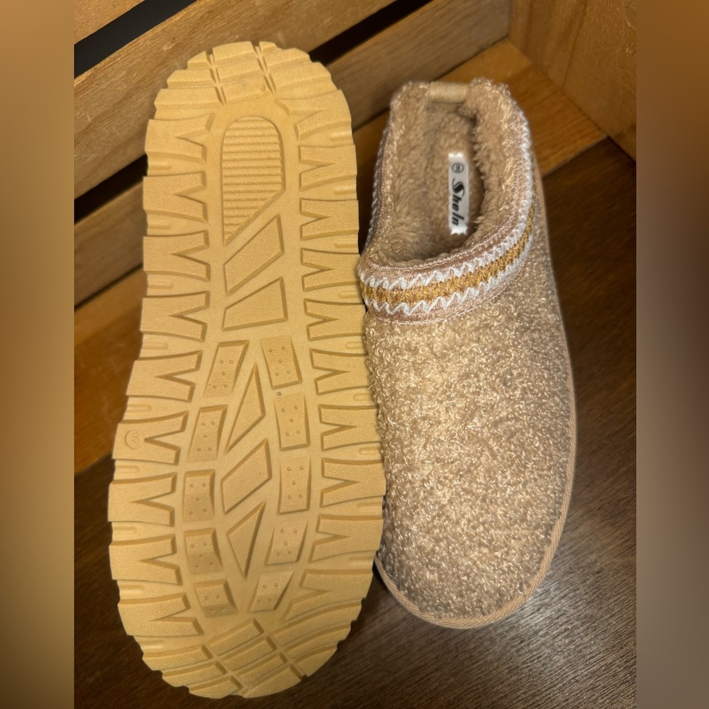 SHEIN Women’s UGG inspired slip on